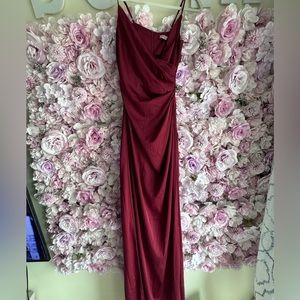 Long natural silk red dress size M. New without Tag